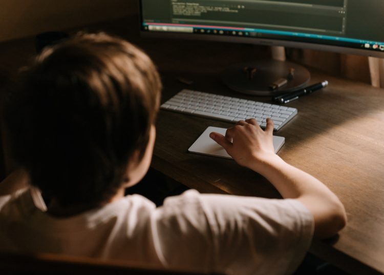 Reāli riski nereālā vidē – vai mans bērns ir drošībā?