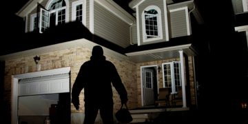 Mājokļa drošība tumšajā laikā: 11 Policijas ieteikumi Mājokļa drošība tumšajā laikā: 11 Policijas ieteikumi