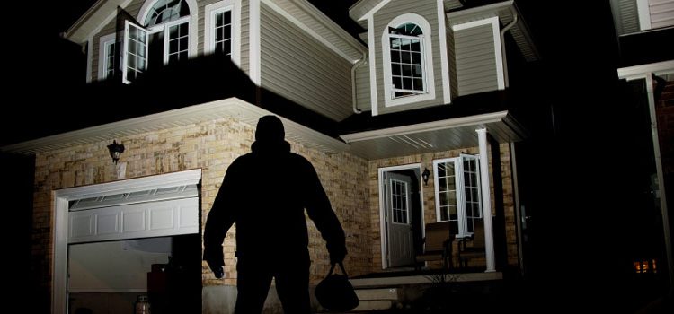 Mājokļa drošība tumšajā laikā: 11 Policijas ieteikumi
