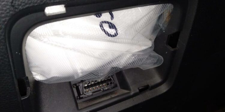 Foto: Valsts policija | Valsts policija aiztur vīrieti, pie kura atrod narkotikas aptuveni 60 000 eiro vērtībā, piesaistīta "Omega"