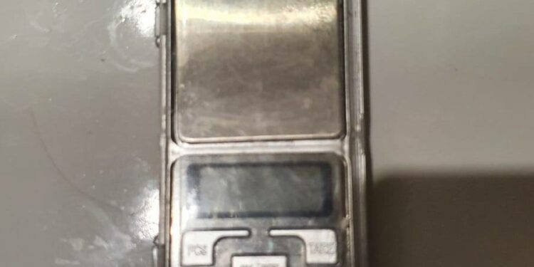 Foto: Valsts policija | Valsts policija aiztur vīrieti, pie kura atrod narkotikas aptuveni 60 000 eiro vērtībā, piesaistīta "Omega"