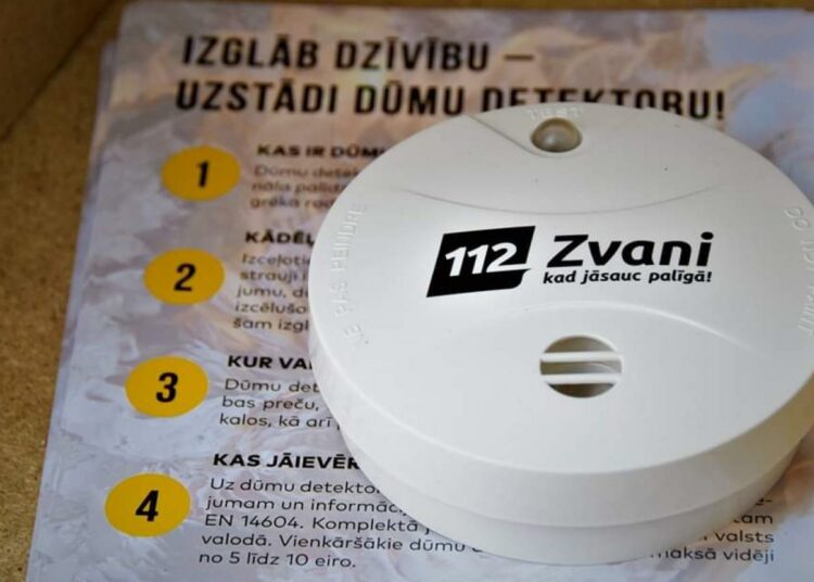 Tikai katrā trešajā mājoklī uzstādīts dūmu detektors Tikai katrā trešajā mājoklī uzstādīts dūmu detektors