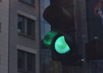 CSDD: negadījumos uz ceļa visvairāk cieš neredzamie gājēji pilsētās un apdzīvotās vietās