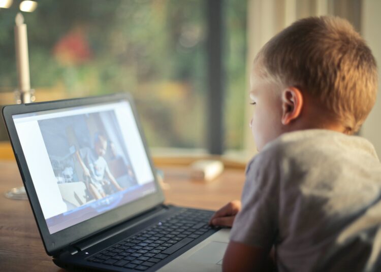 Mans bērns virtuālajā vidē. Kā es varu pasargāt? Mans bērns virtuālajā vidē. Kā es varu pasargāt?
