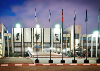 Latvijas studenti – Krievijas nākotnei? VDD gada pārskats atklāj kaimiņvalsts centienus jauno “tautiešu” līderu atlasei.