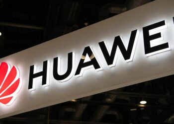 Slepens iekšējais ziņojums: Huawei bijusi neierobežota pieeja, lai noklausītos sarunas