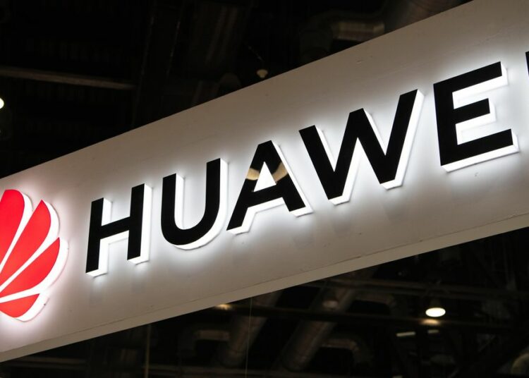 Slepens iekšējais ziņojums: Huawei bijusi neierobežota pieeja, lai noklausītos sarunas