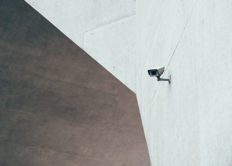 Trīs industrijas, kurās viedā videonovērošana palīdz biznesa procesiem Trīs industrijas, kurās viedā videonovērošana palīdz biznesa procesiem