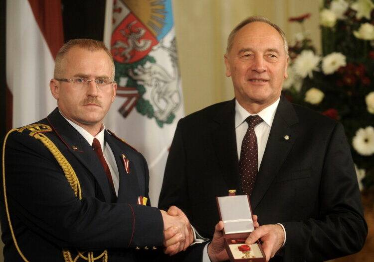 Valsts policijas Kriminālizmeklēšanas pārvaldes priekšnieka amatā iecelts pulkvežleitnants Vadims Ivanovs Valsts policijas Kriminālizmeklēšanas pārvaldes priekšnieka amatā iecelts pulkvežleitnants Vadims Ivanovs