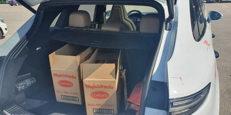 Par narkotisko vielu realizāciju lielos apmēros Valsts policija aiztur divus vīriešus, pie kuriem atrod 20 kilogramus marihuānas