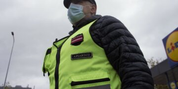 Fiziskās apsardzes nākotne šaubīga – izmaksas pieaug, tehnoloģijas aizstāj Fiziskās apsardzes nākotne šaubīga – izmaksas pieaug, tehnoloģijas aizstāj