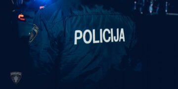 Brīvdienās viesu namā Ogrē nelegāli pulcējas 21 jaunietis; policija fiksē arī citus pulcēšanās gadījumus Brīvdienās viesu namā Ogrē nelegāli pulcējas 21 jaunietis; policija fiksē arī citus pulcēšanās gadījumus