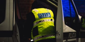 2021. gadā Valsts policija pieķērusi 59 kukuļdevējus; negodprātīgo policistu skaits mazinās 2021. gadā Valsts policija pieķērusi 59 kukuļdevējus; negodprātīgo policistu skaits mazinās