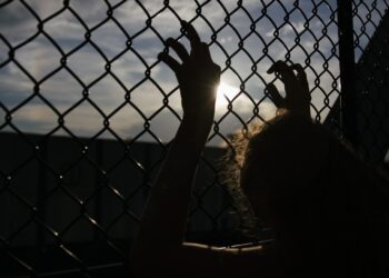 Eksperte: Cilvēku tirdzniecība notiek tepat, mums līdzās