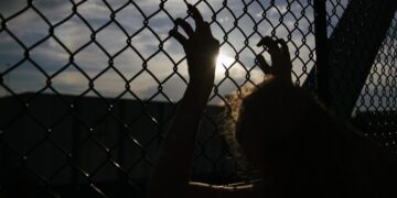 Eksperte: Cilvēku tirdzniecība notiek tepat, mums līdzās Eksperte: Cilvēku tirdzniecība notiek tepat, mums līdzās