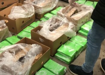 VIDEO: Latvijā ievestās banānu kastēs atrasti aptuveni 168 kilogrami kokaīna VIDEO: Latvijā ievestās banānu kastēs atrasti aptuveni 168 kilogrami kokaīna