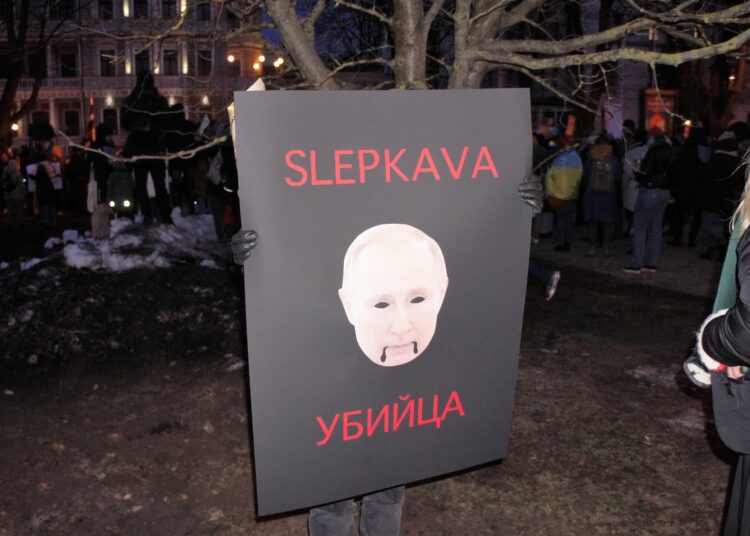 Jābūt modriem, bet baidīties nevajag. Drošības eksperts skaidro Kremļa atbalstītāju aktivitātes Latvijā