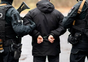 VDD aiztur četras personas par Krievijas īstenoto kara noziegumu attaisnošanu