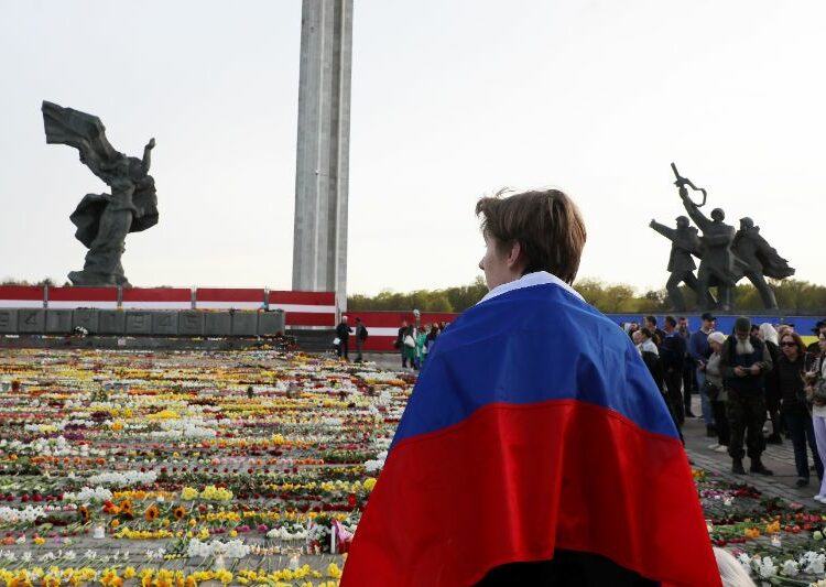 Krievijas karoga vicinātājs pēc 10. maija notikumiem pie okupācijas pieminekļa apcietināts Krievijas karoga vicinātājs pēc 10. maija notikumiem pie okupācijas pieminekļa apcietināts