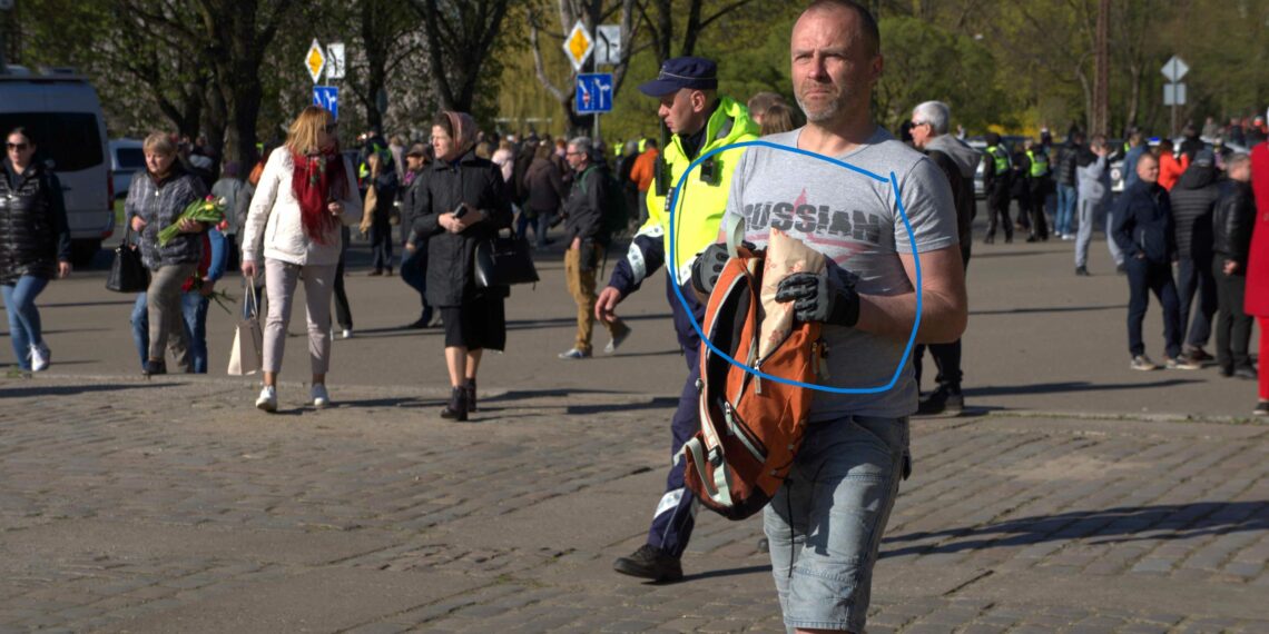 GALERIJA: Kā 9. maijā Krievijas agresijas atbalstītāji apgāja likumu.