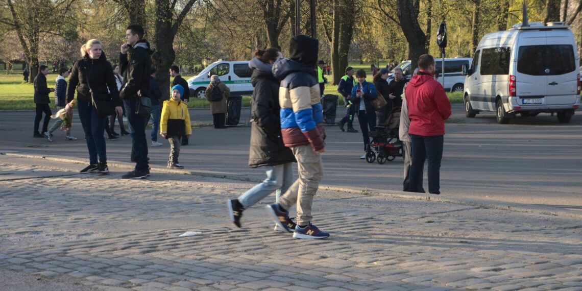 GALERIJA: Kā 9. maijā Krievijas agresijas atbalstītāji apgāja likumu.