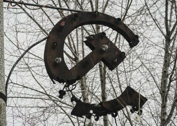 Lietuva pieņem desovjetizācijas likumu, kas attiecas arī uz ielu nosaukumiem un memoriāliem