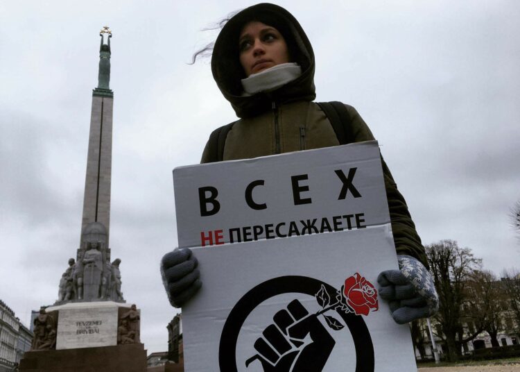 VDD aizturējis prokrievisko aktīvisti Tatjanu Andrijecu