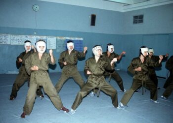 Spiegi mums apkārt – 1. daļa: VDK darbinieku “komunistiskā indoktrinācija” un apmācība