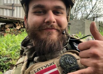 EKSKLUZĪVI! Latvietis Ukrainas “Krakenā”: b­ērnu nams, Jaunsardze un došanās uz Ukrainu 19 gados