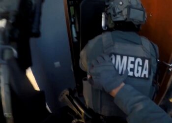 VIDEO: Pierīgā aizturēta organizēta Eiropas narkodīleru grupa