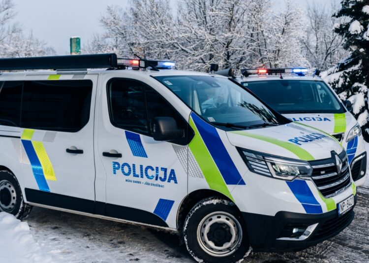 Kriminālistikas pārvaldes eksperti saņem jaunas automašīnas efektīvākam darbam notikuma vietās Kriminālistikas pārvaldes eksperti saņem jaunas automašīnas efektīvākam darbam notikuma vietās