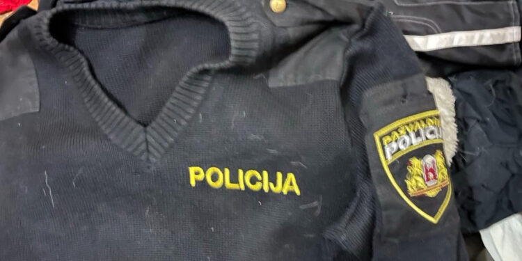 Rīgā aizturēti Krieviju slavinoši skinhedi; izņemts šaujamierocis