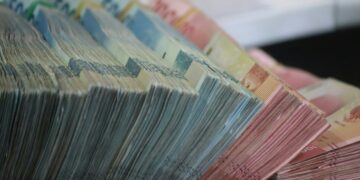 Valsts amatpersonai, iespējams, piedāvāts 50 tūkst. eiro kukulis apmaiņā pret Satiksmes ministrijas atteikumu iegūt vairākus zemes gabalus valsts īpašumā Valsts amatpersonai, iespējams, piedāvāts 50 tūkst. eiro kukulis apmaiņā pret Satiksmes ministrijas atteikumu iegūt vairākus zemes gabalus valsts īpašumā