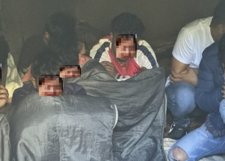 Par atbalsta sniegšanu migrantiem aizturēti četri Latvijas pilsoņi