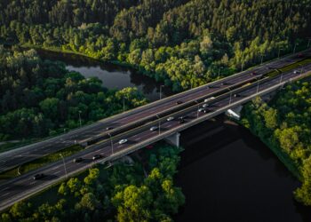 Lietuva ievieš liegumu iebraukt Baltkrievijas automobiļiem
