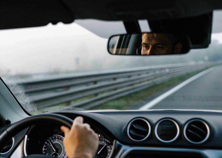 Psiholoģes ieteikumi autovadītājiem, kā mazināt dusmas un agresiju pie stūres