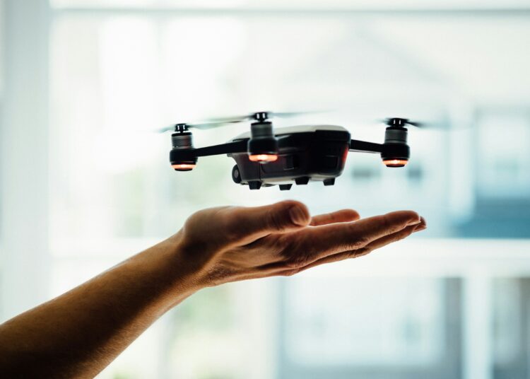 Valsts policija pēc incidenta Liepājā atgādina par dronu pilotēšanas noteikumiem Valsts policija pēc incidenta Liepājā atgādina par dronu pilotēšanas noteikumiem