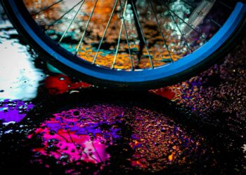 Traumatologs: šoziem strauji pieaudzis velosipēdu un skrejriteņu braucēju traumu skaits