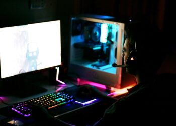 Bērnu drošība tiešsaistes videospēļu vidē – kas jāzina vecākiem?