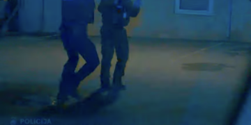 Aizdomās par naudas zādzību Valsts policija aiztur inkasācijas darbinieku