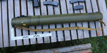 Policija aiztur noziedznieku ar lielu ieroču apjomu – tiesa to atbrīvo; atrasti arī prettanku ieroči Policija aiztur noziedznieku ar lielu ieroču apjomu – tiesa to atbrīvo; atrasti arī prettanku ieroči