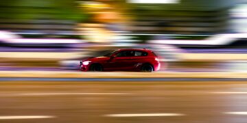 Autosportista padomi – kā reaģēt bīstamā situācijā uz ceļa, lai izvairītos no sadursmes Autosportista padomi – kā reaģēt bīstamā situācijā uz ceļa, lai izvairītos no sadursmes