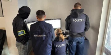 VIDEO: Eiropola operācijā Latvijā izjaukts “Kibernoziedzība-kā-pakalpojums” grupējums VIDEO: Eiropola operācijā Latvijā izjaukts “Kibernoziedzība-kā-pakalpojums” grupējums