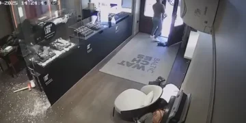 Somijā aizturēts serbu grupējums par bruņotu laupīšanu pulksteņu veikalā Vecrīgā