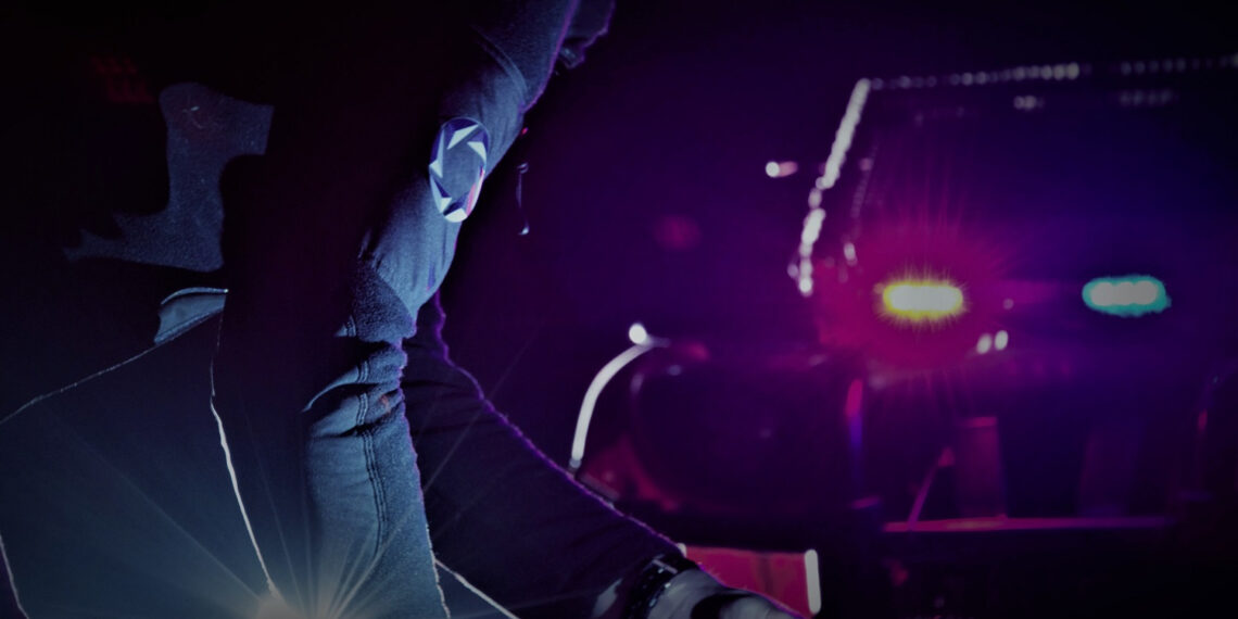 IDB aizdomās par policista noziedzīga nodarījuma piesegšanu aizturējis piecas Valsts policijas amatpersonas