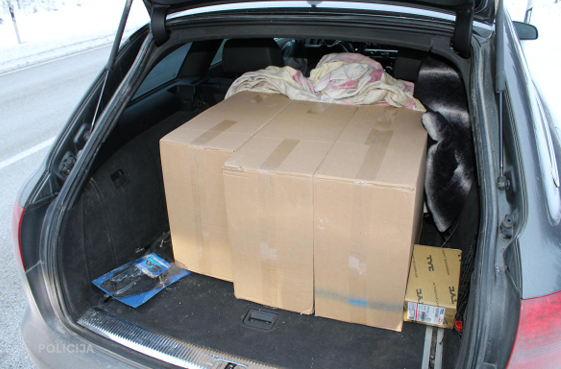 Pirmais randiņš rezultējas ar kriminālprocesu par 30 000 nelegālo cigarešu pārvadāšanu Pirmais randiņš rezultējas ar kriminālprocesu par 30 000 nelegālo cigarešu pārvadāšanu