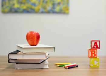 Valsts darba inspekcija uzsāk plašu pedagogu darba vides pārbaudi 150 Latvijas skolās