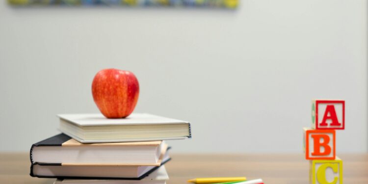 Valsts darba inspekcija uzsāk plašu pedagogu darba vides pārbaudi 150 Latvijas skolās